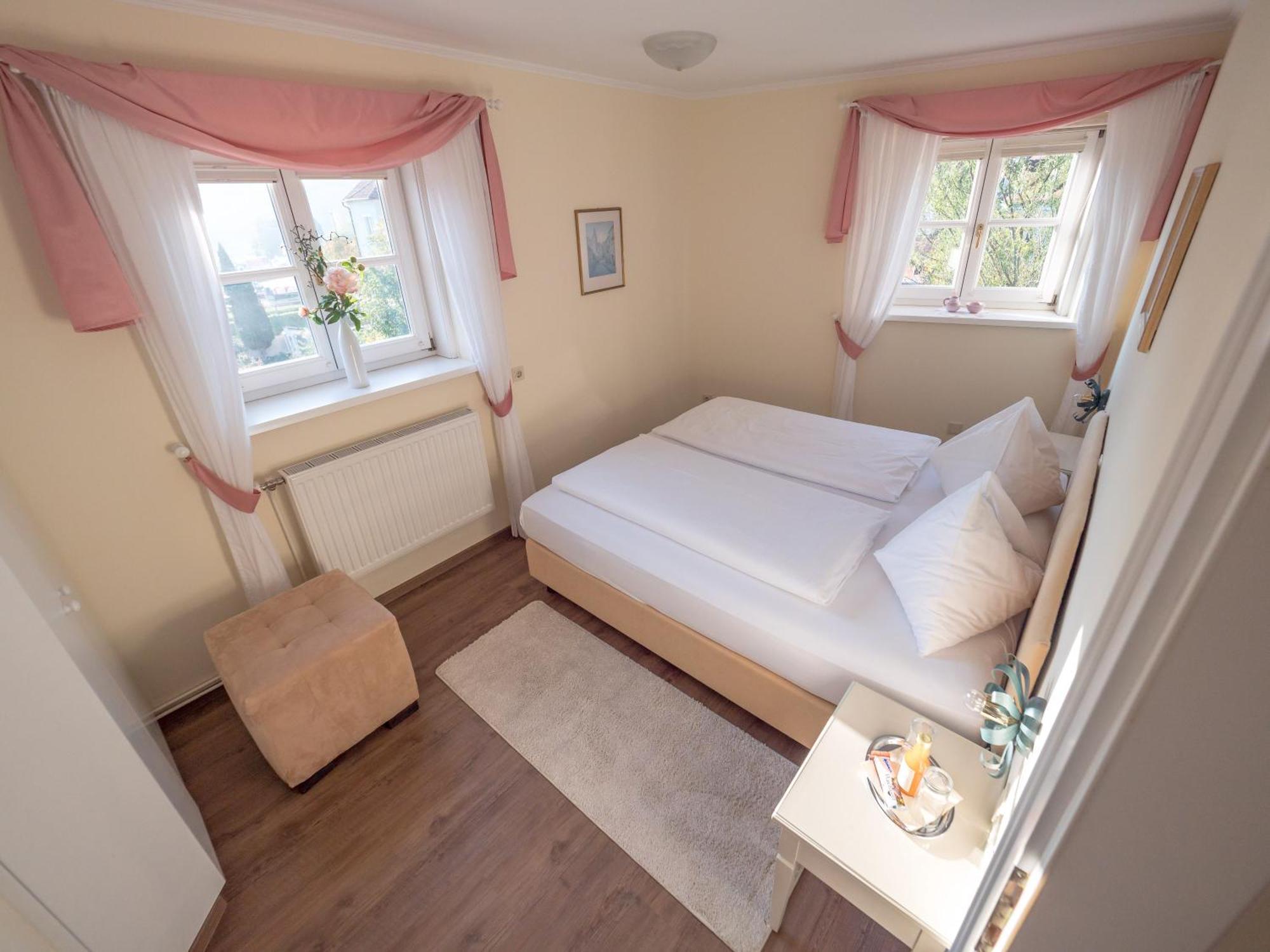 Hotel Barock-landhof Burkhardt 4*