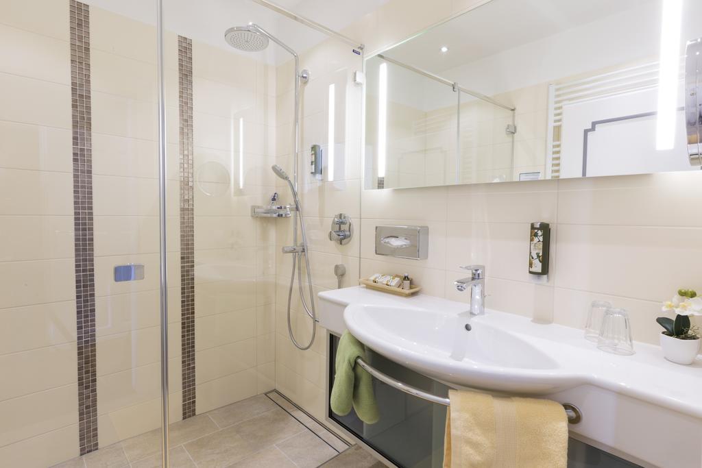 Hotel Barock-landhof Burkhardt 4*